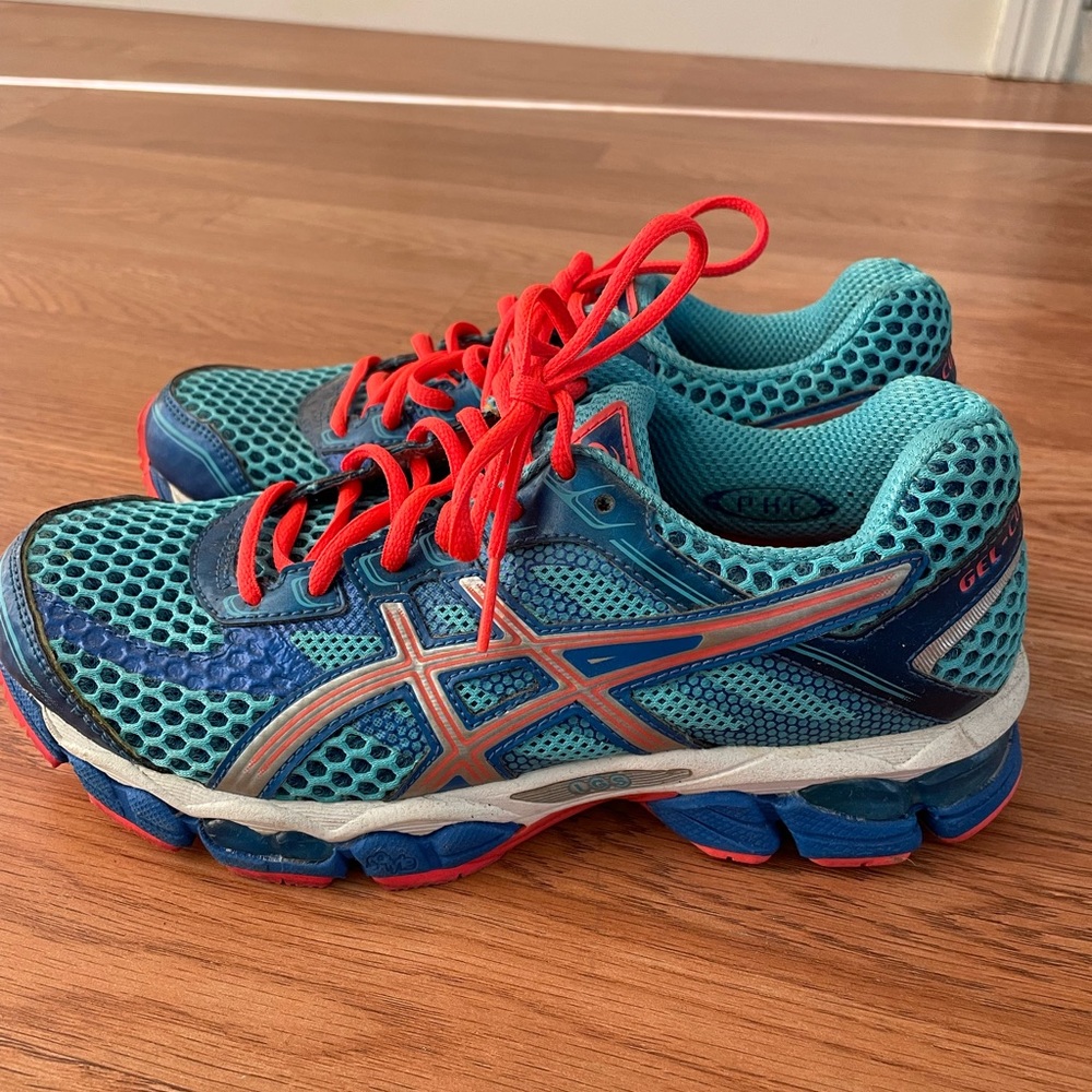 ASICS Gel-Cumulus Running Sneakers Size 6.5